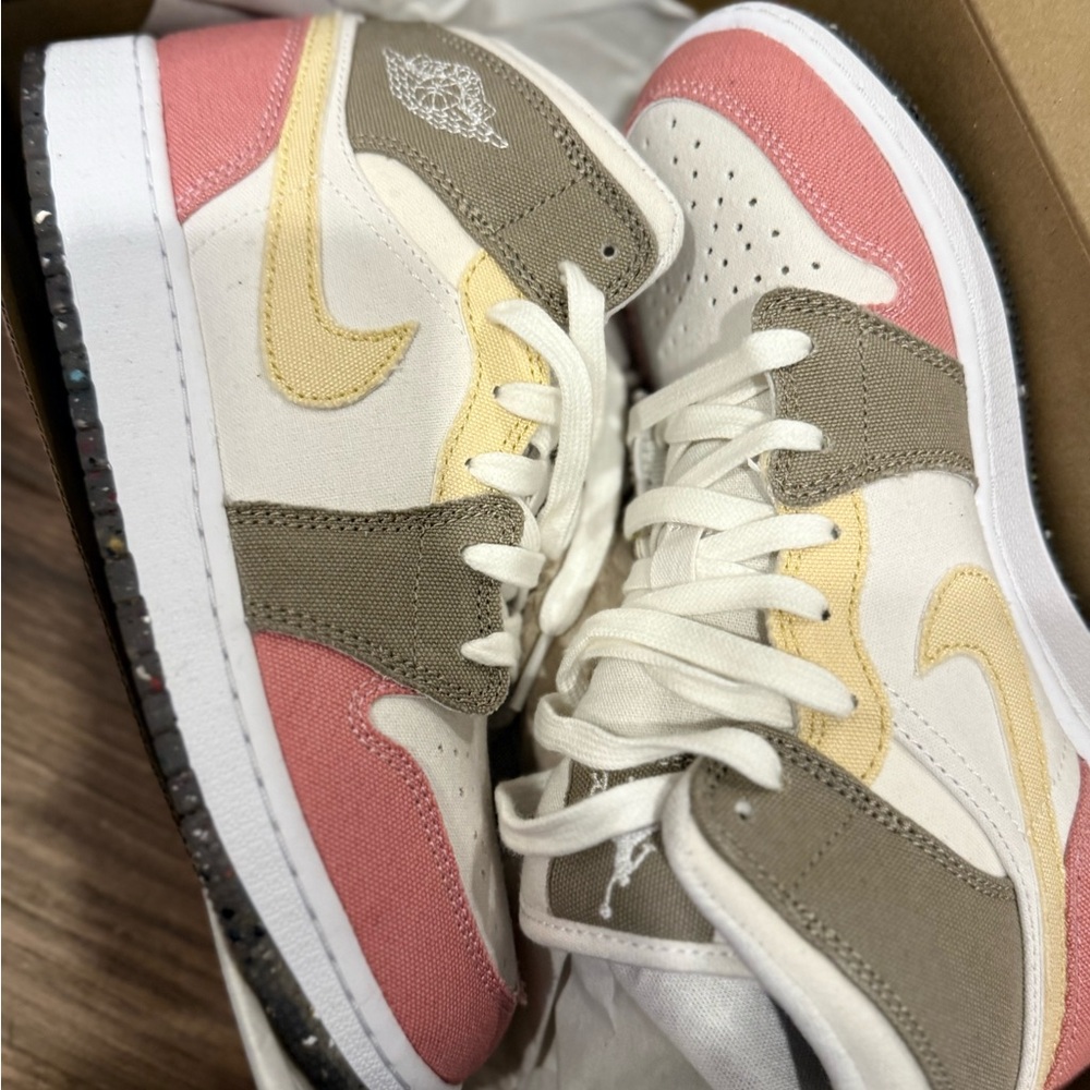 Nike Women's Pink and Cream Sneakers